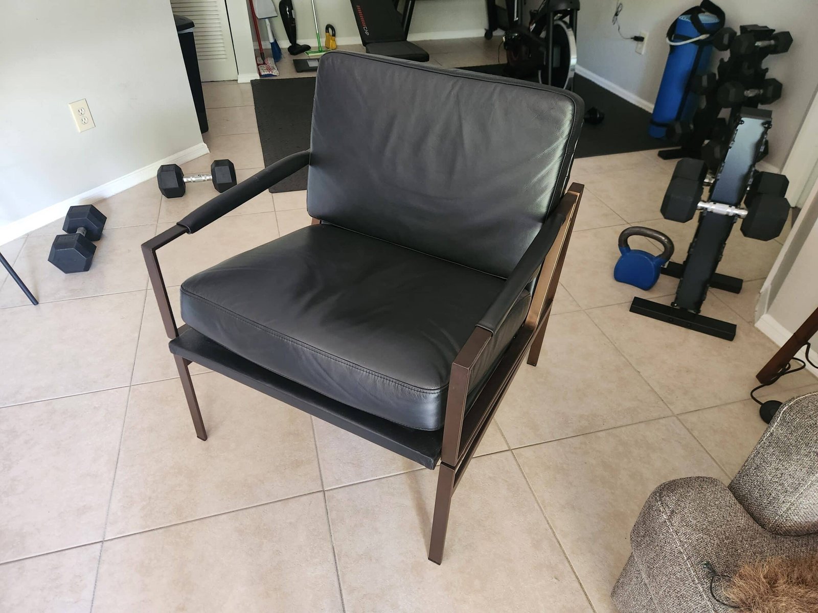 luxury leather chair for rent while on TDY