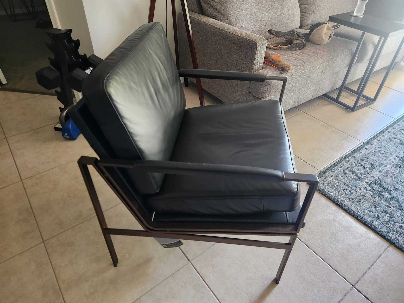 luxury leather chair for rent while on TDY